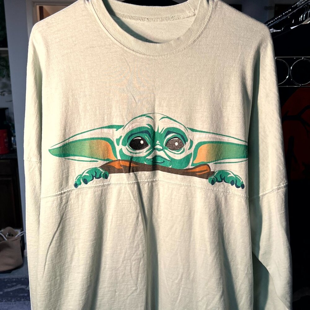 Disney Star Wars The Mandalorian Mint Green Groku Long-Sleeve Tee T-Shirt SZ Med